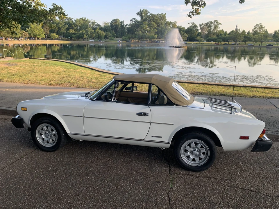 1984 Fiat 124 Sport Spider - Image 10 of 31