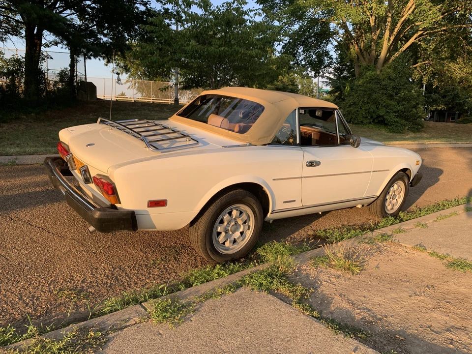 1984 Fiat 124 Sport Spider - Image 17 of 31