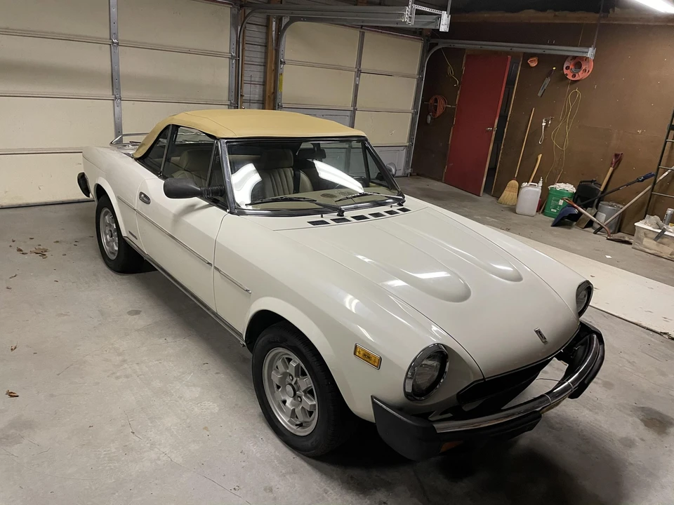 1984 Fiat 124 Sport Spider - Image 27 of 31