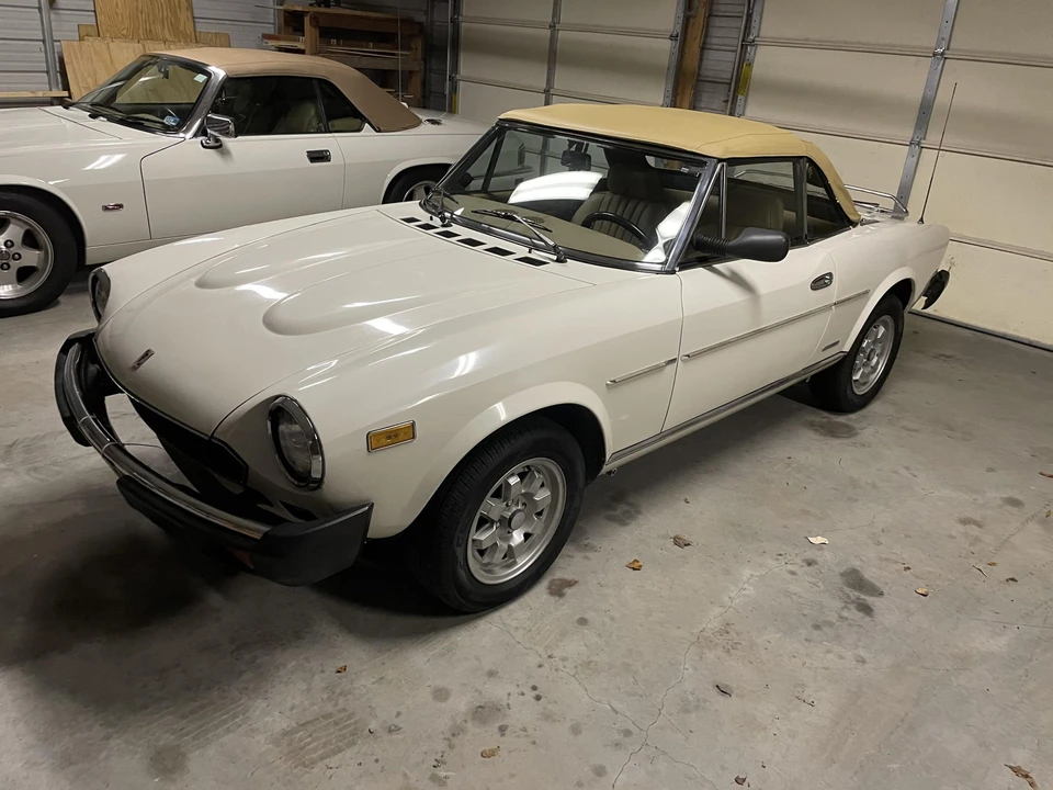 1984 Fiat 124 Sport Spider - Image 3 of 31