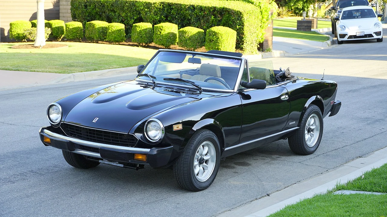 1984 Fiat 124 Sport Spider - Image 9 of 31