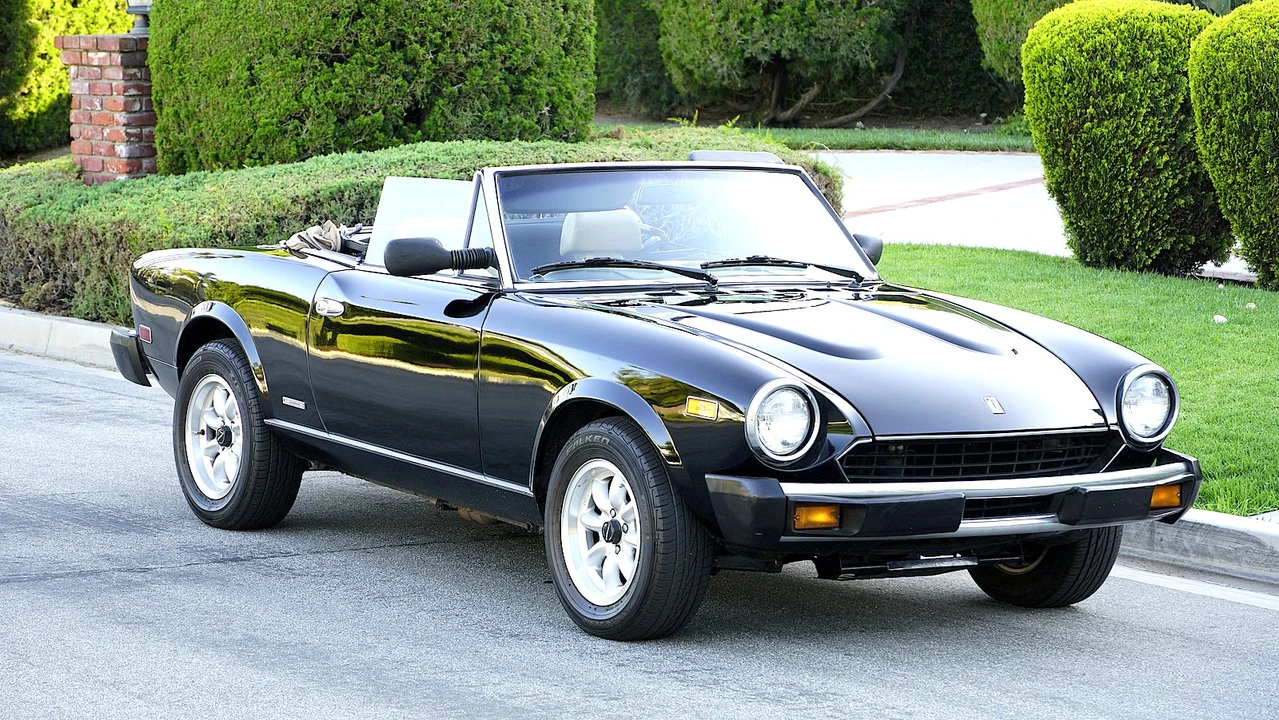 1984 Fiat 124 Sport Spider - Image 20 of 31