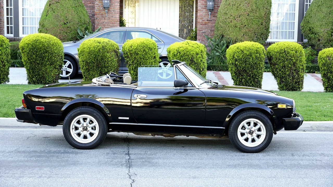 1984 Fiat 124 Sport Spider - Image 27 of 31