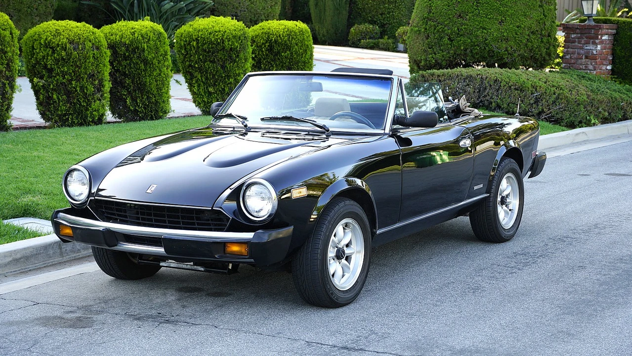 1984 Fiat 124 Sport Spider - Image 11 of 31