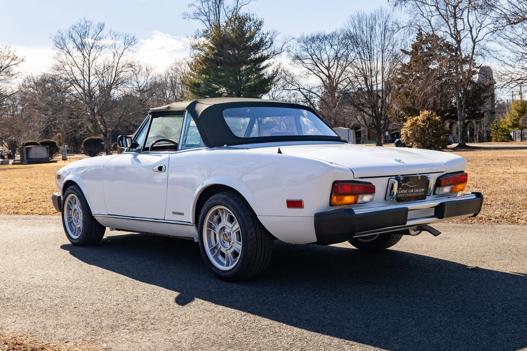 1984 Fiat 124 Sport Spider - Image 20 of 31
