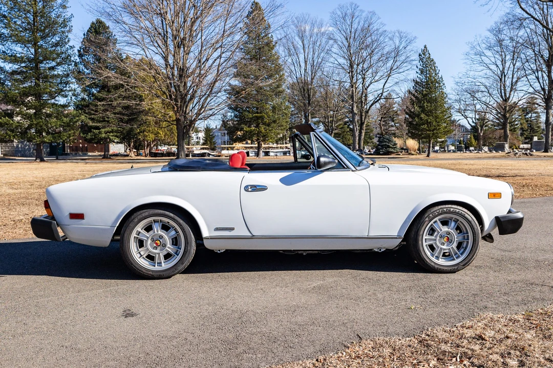 1984 Fiat 124 Sport Spider - Image 7 of 31