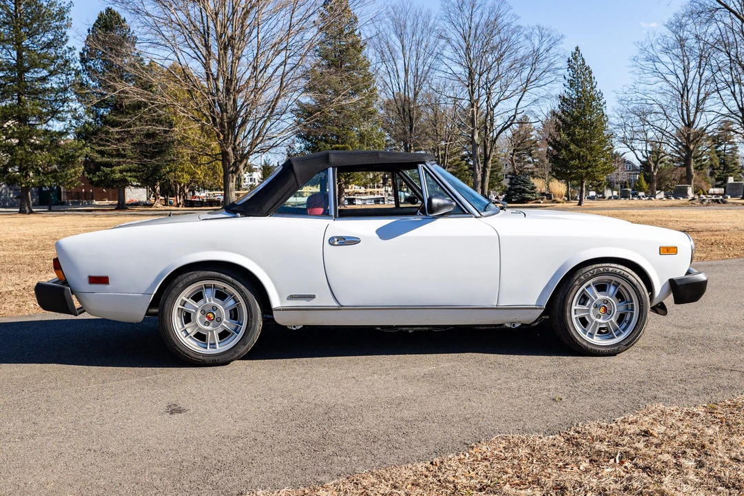 1984 Fiat 124 Sport Spider - Image 16 of 31