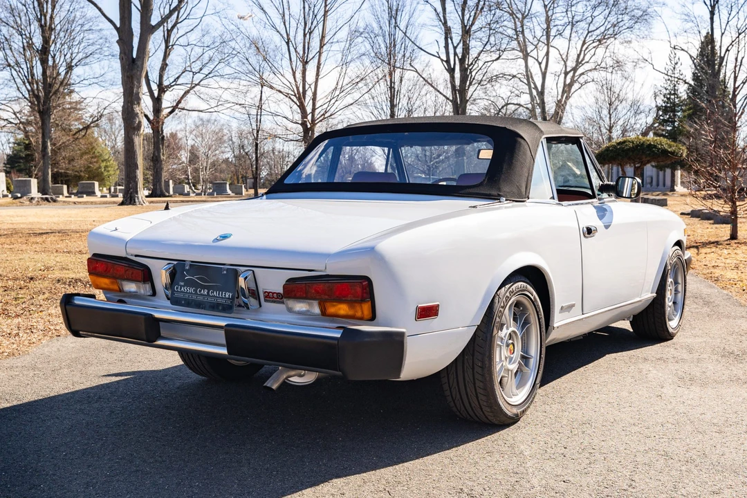 1984 Fiat 124 Sport Spider - Image 17 of 31