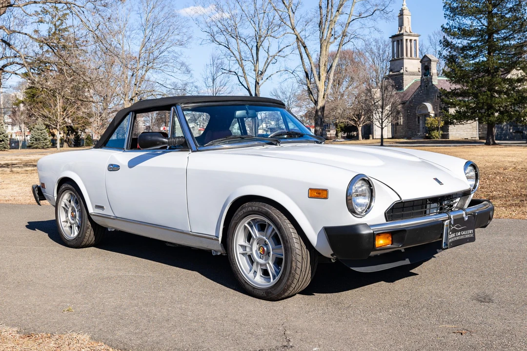 1984 Fiat 124 Sport Spider - Image 15 of 31