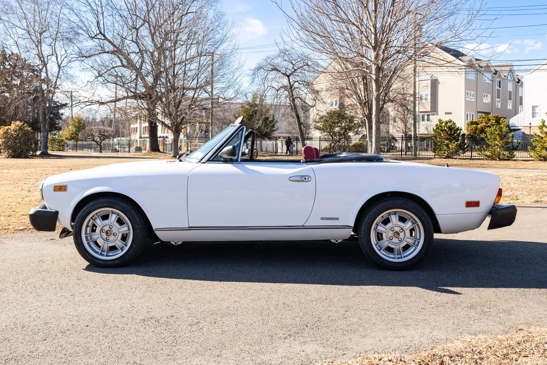 1984 Fiat 124 Sport Spider - Image 12 of 31