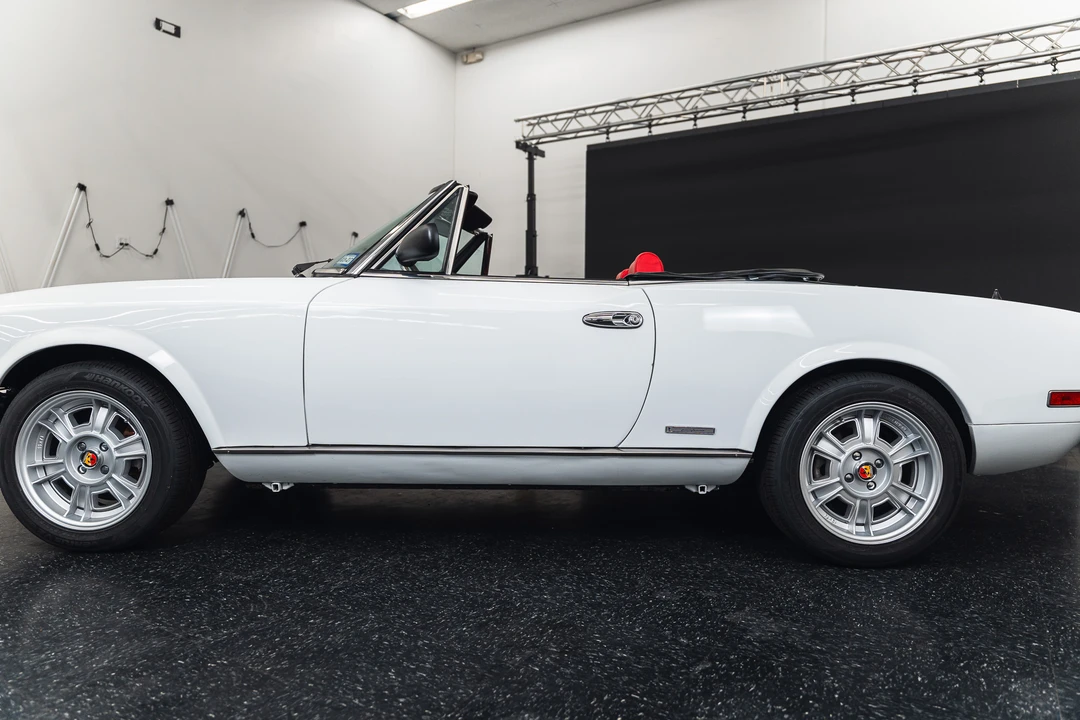 1984 Fiat 124 Sport Spider - Image 29 of 31