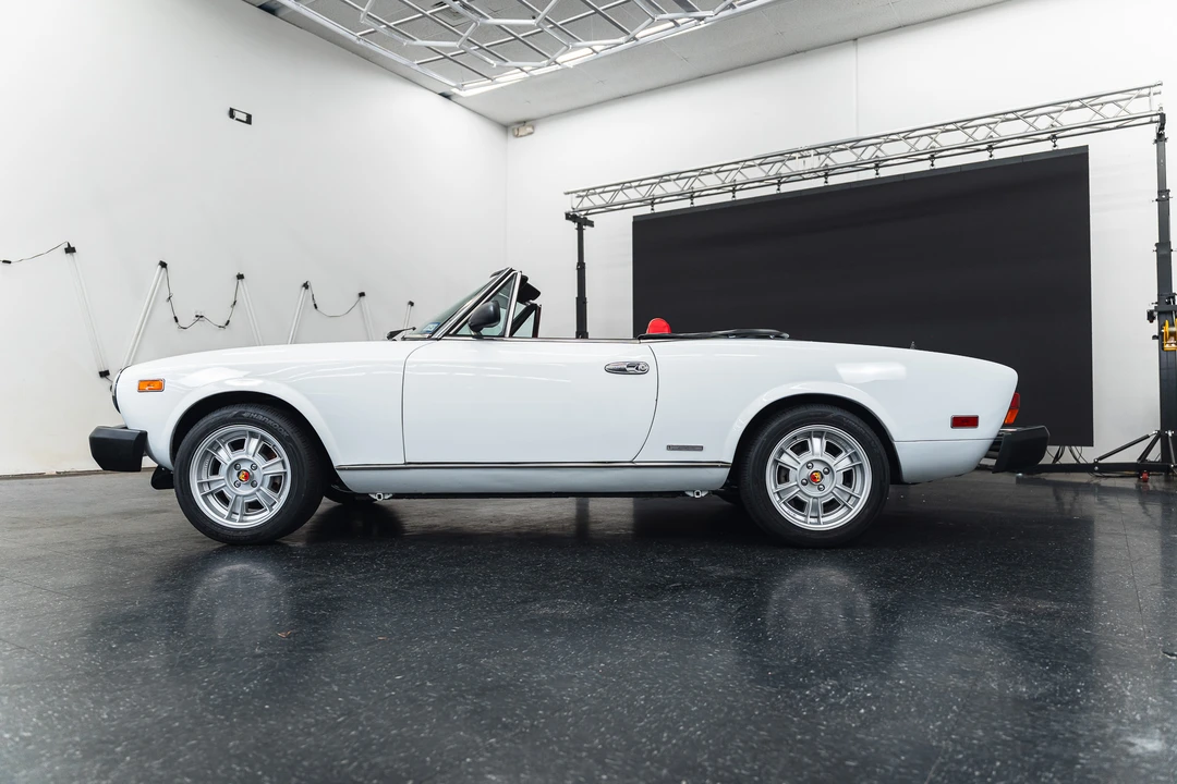 1984 Fiat 124 Sport Spider - Image 16 of 31