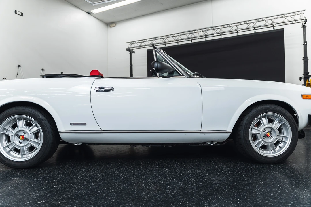 1984 Fiat 124 Sport Spider - Image 30 of 31