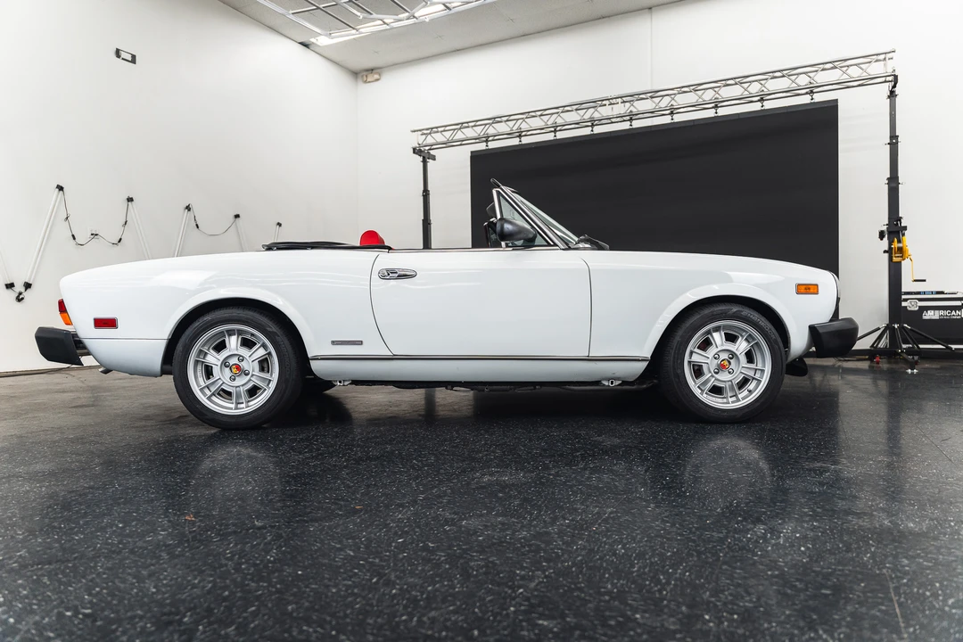 1984 Fiat 124 Sport Spider - Image 10 of 31
