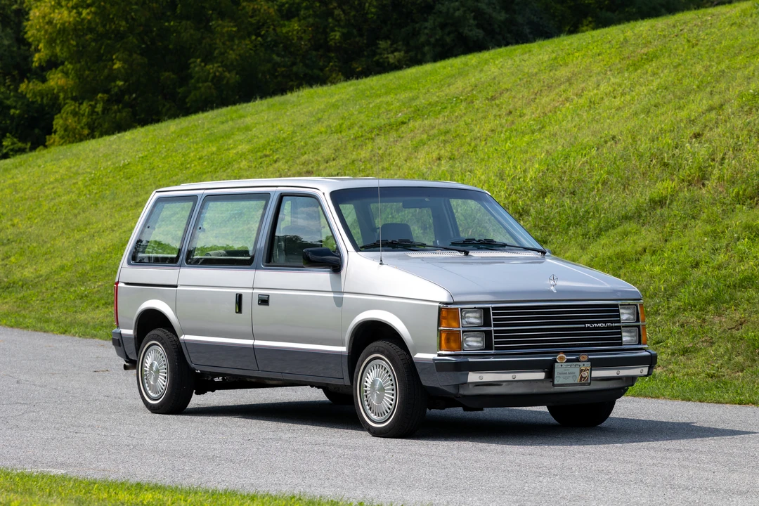 1984 Plymouth Voyager & Grand Voyager - Image 2 of 31