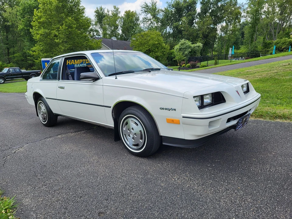 1984 Pontiac Sunbird - Image 9 of 31