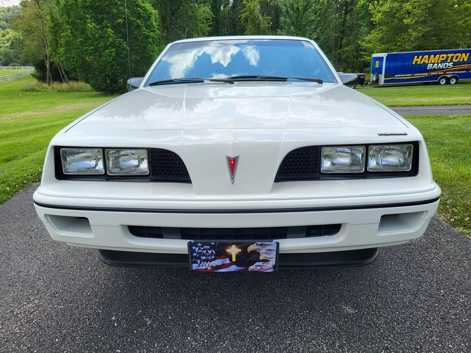 1984 Pontiac Sunbird - Image 7 of 31