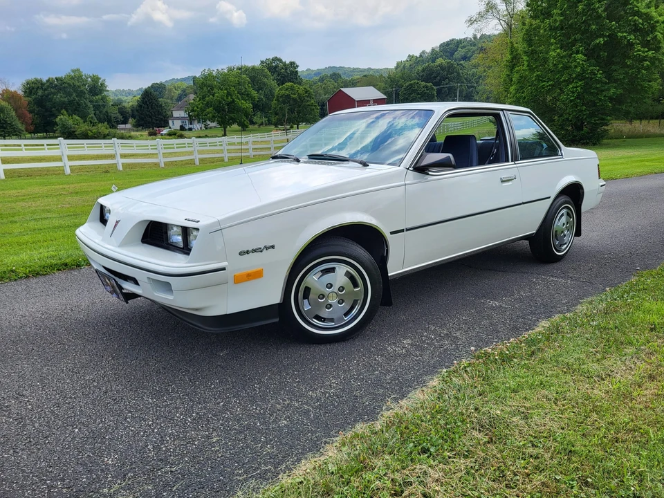 1984 Pontiac Sunbird - Image 3 of 31