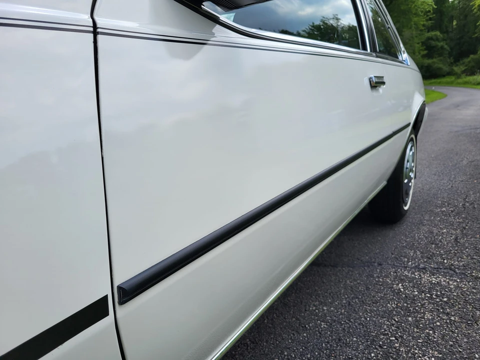 1984 Pontiac Sunbird - Image 21 of 31