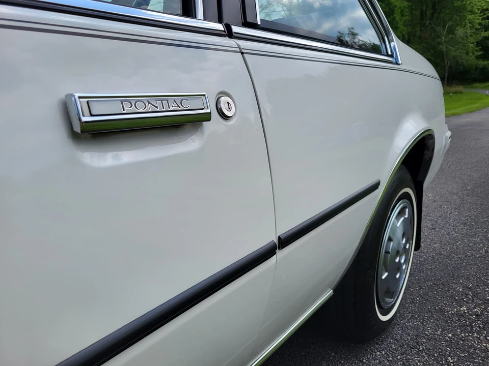 1984 Pontiac Sunbird - Image 18 of 31