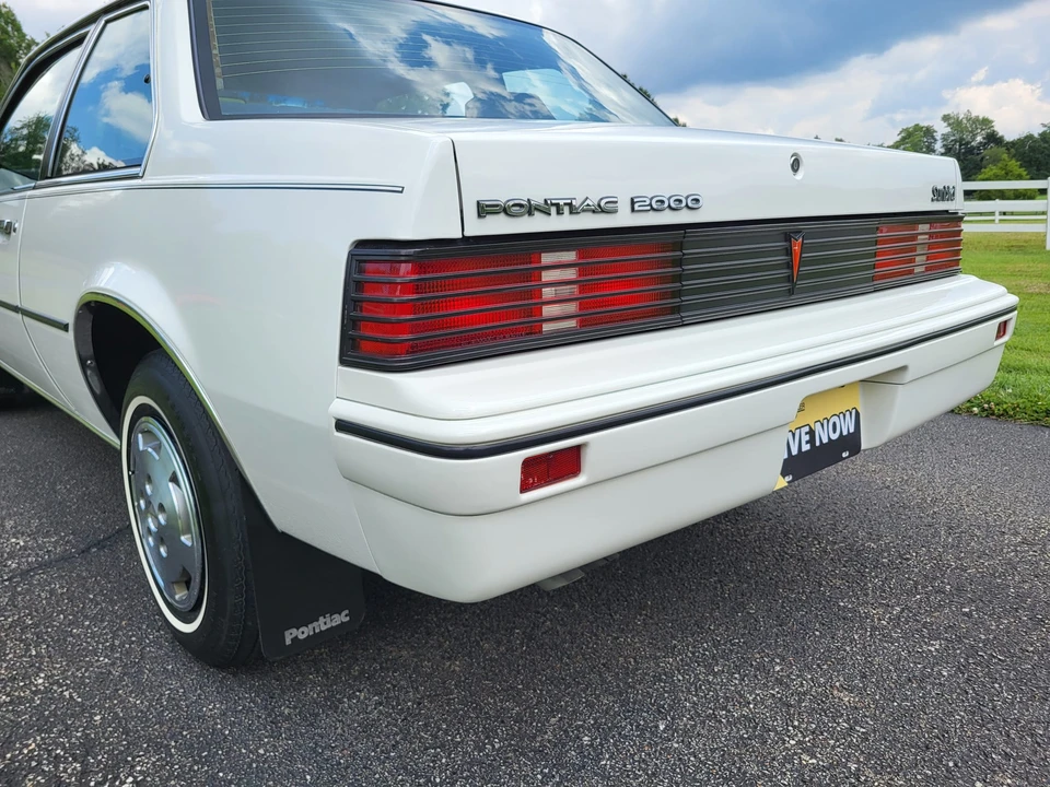 1984 Pontiac Sunbird - Image 15 of 31