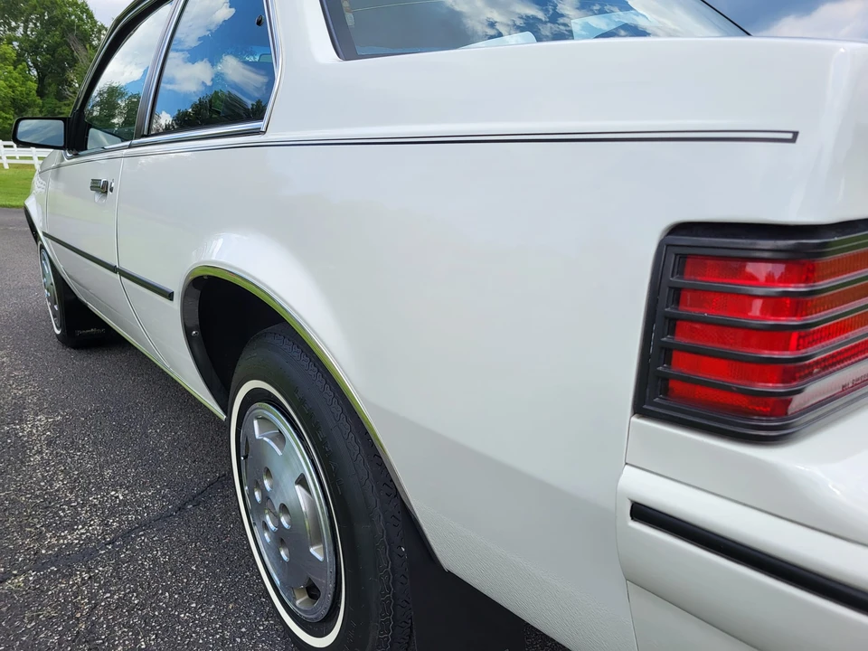 1984 Pontiac Sunbird - Image 16 of 31