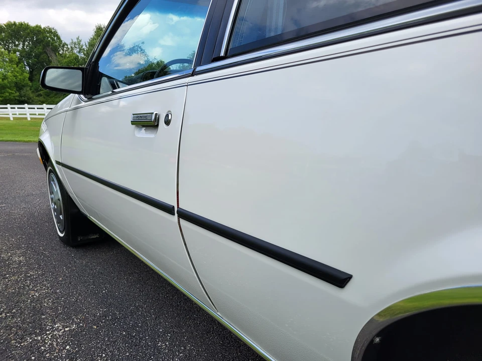 1984 Pontiac Sunbird - Image 19 of 31