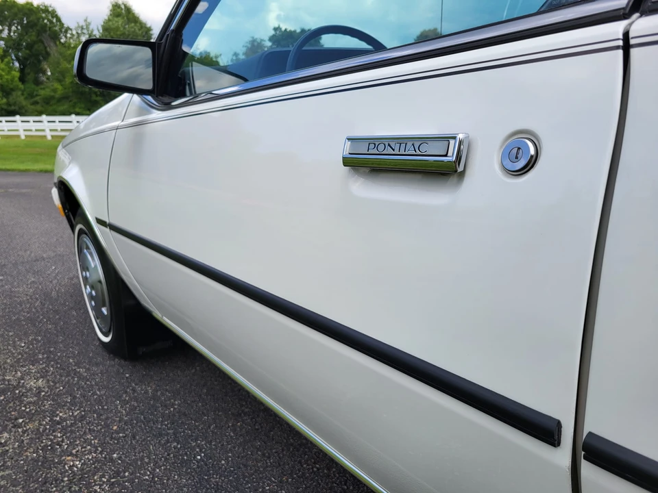 1984 Pontiac Sunbird - Image 20 of 31