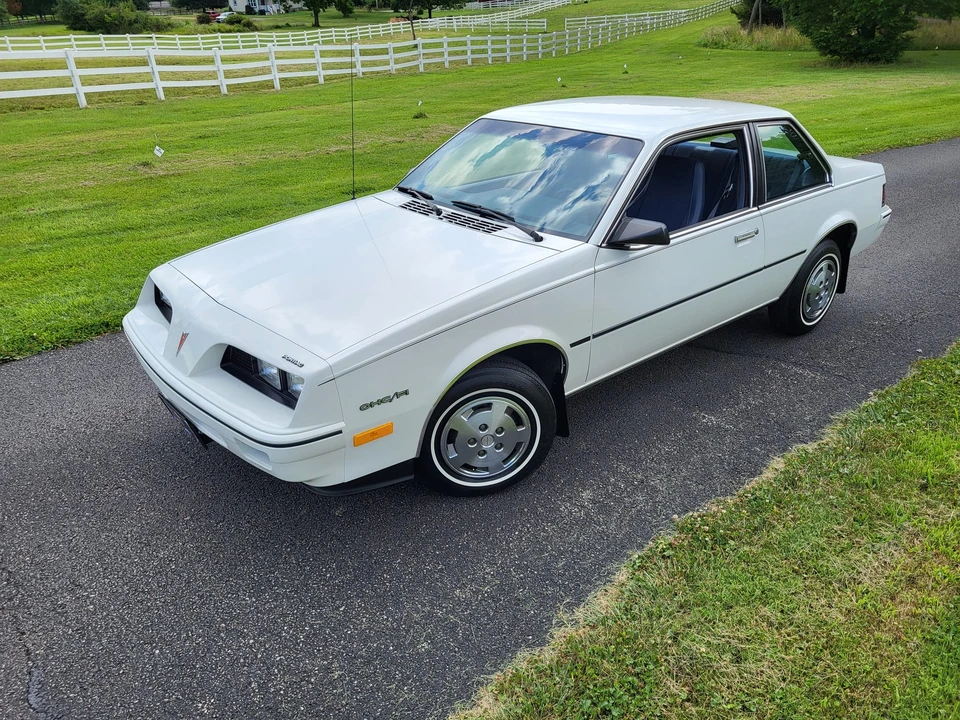1984 Pontiac Sunbird - Image 4 of 31