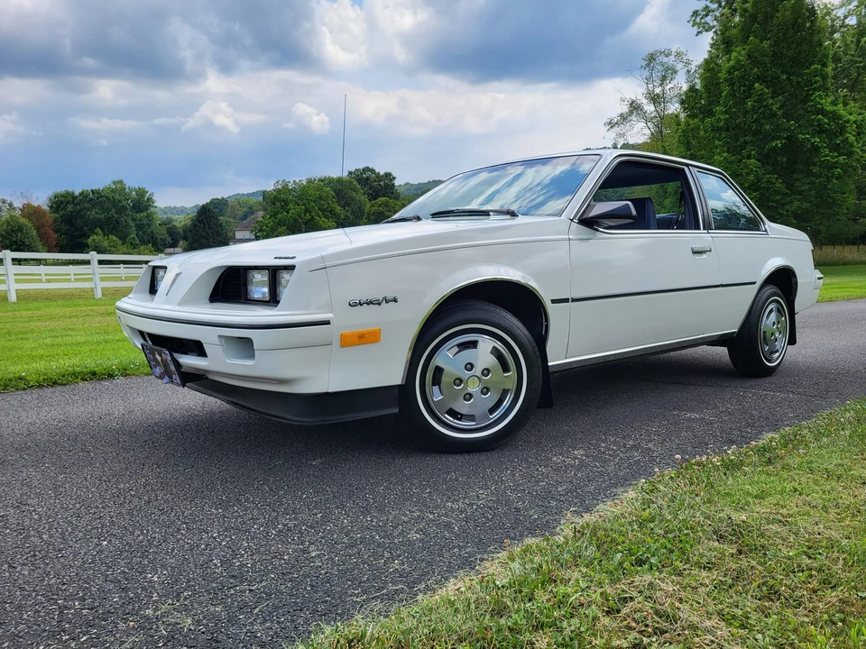 1984 Pontiac Sunbird - Image 2 of 31