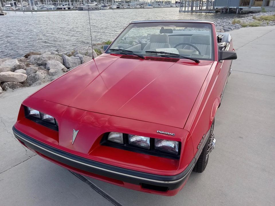 1984 Pontiac Sunbird - Image 9 of 31