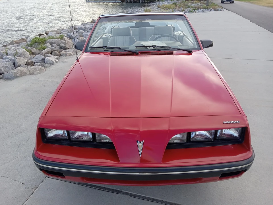 1984 Pontiac Sunbird - Image 8 of 31