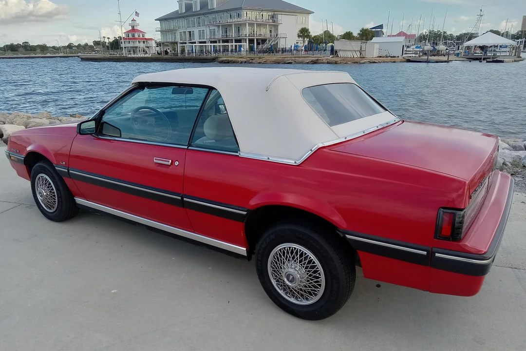 1984 Pontiac Sunbird - Image 4 of 31