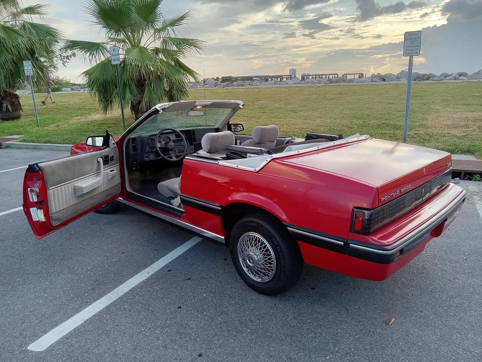 1984 Pontiac Sunbird - Image 20 of 31
