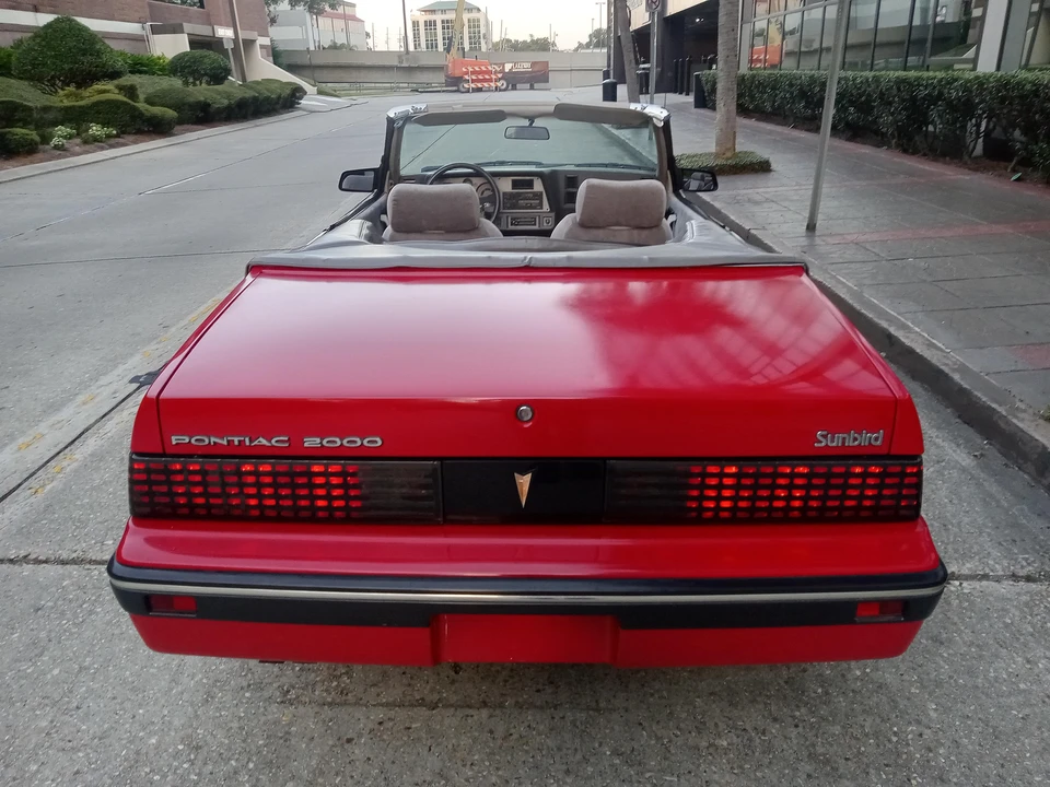 1984 Pontiac Sunbird - Image 23 of 31