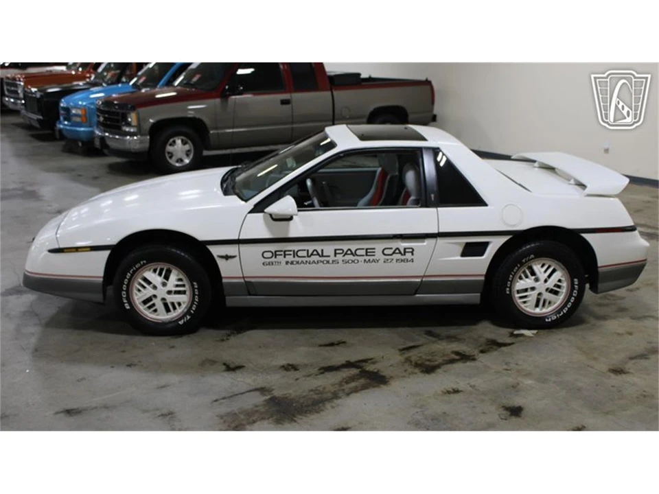 1984 Pontiac Fiero - Image 26 of 31