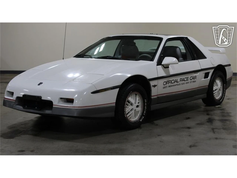 1984 Pontiac Fiero - Image 21 of 31