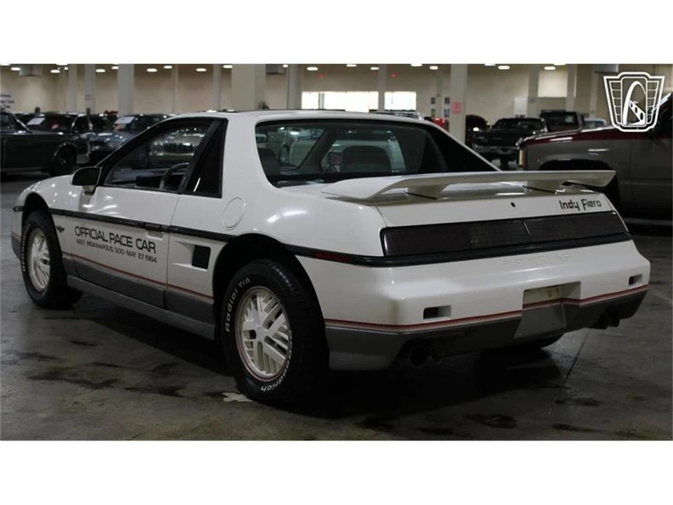 1984 Pontiac Fiero - Image 27 of 31