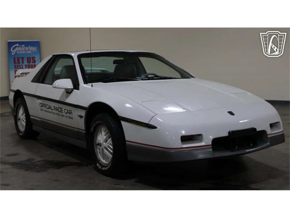 1984 Pontiac Fiero - Image 7 of 31