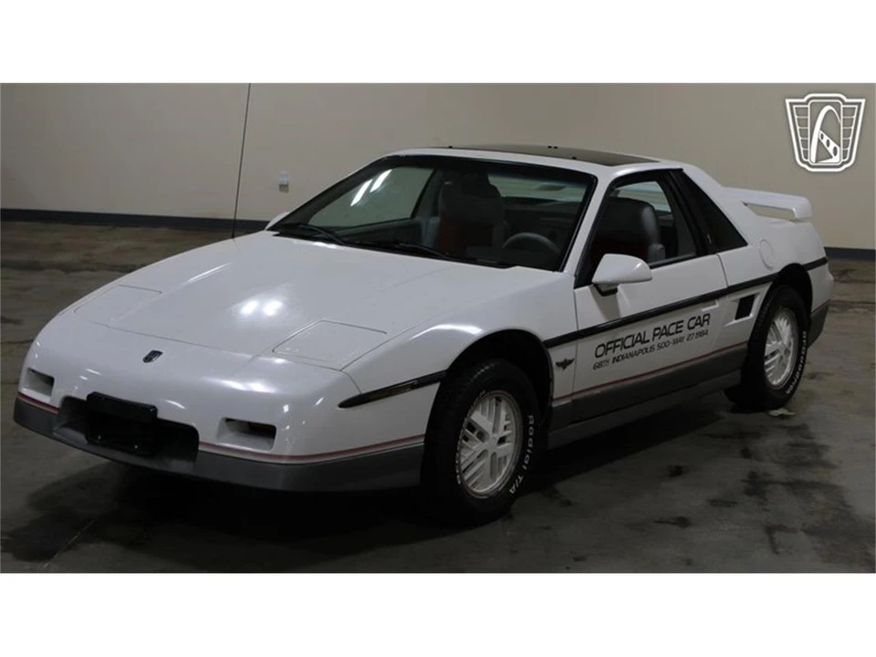 1984 Pontiac Fiero - Image 23 of 31