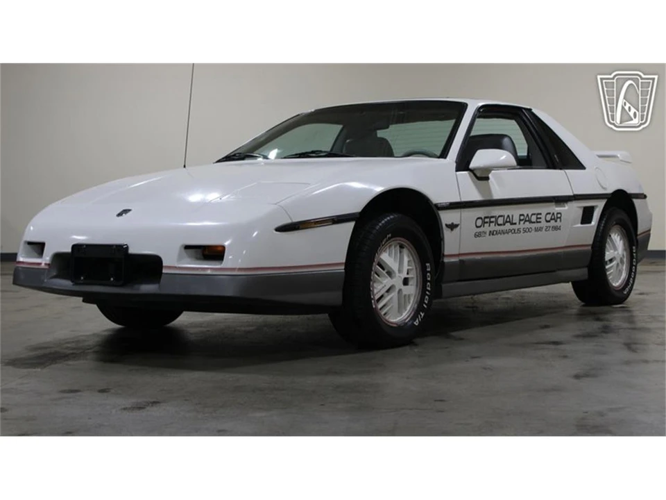 1984 Pontiac Fiero - Image 24 of 31