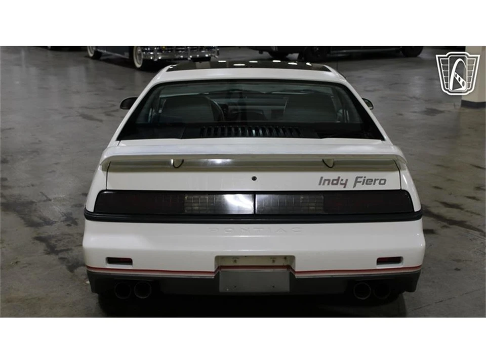 1984 Pontiac Fiero - Image 29 of 31