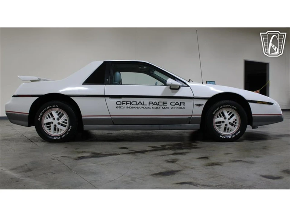 1984 Pontiac Fiero - Image 4 of 31