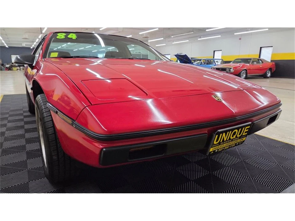 1984 Pontiac Fiero - Image 10 of 31