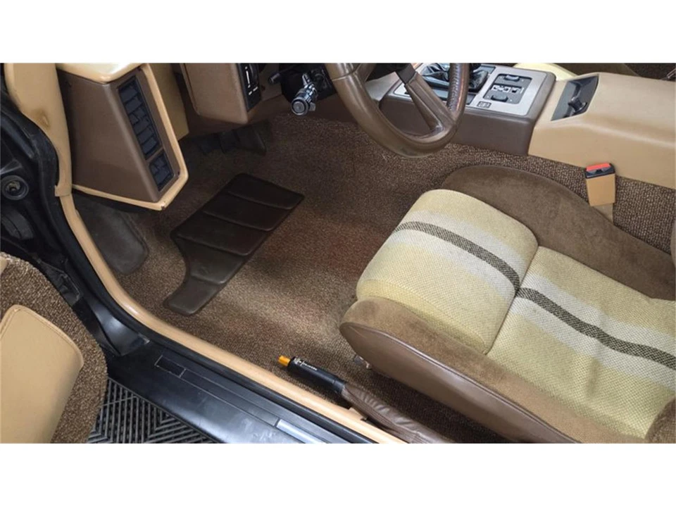 1984 Pontiac Fiero - Image 25 of 31