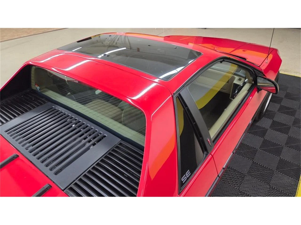 1984 Pontiac Fiero - Image 17 of 31
