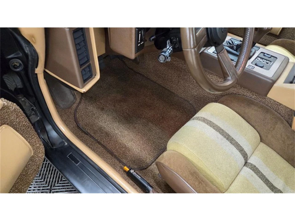 1984 Pontiac Fiero - Image 24 of 31