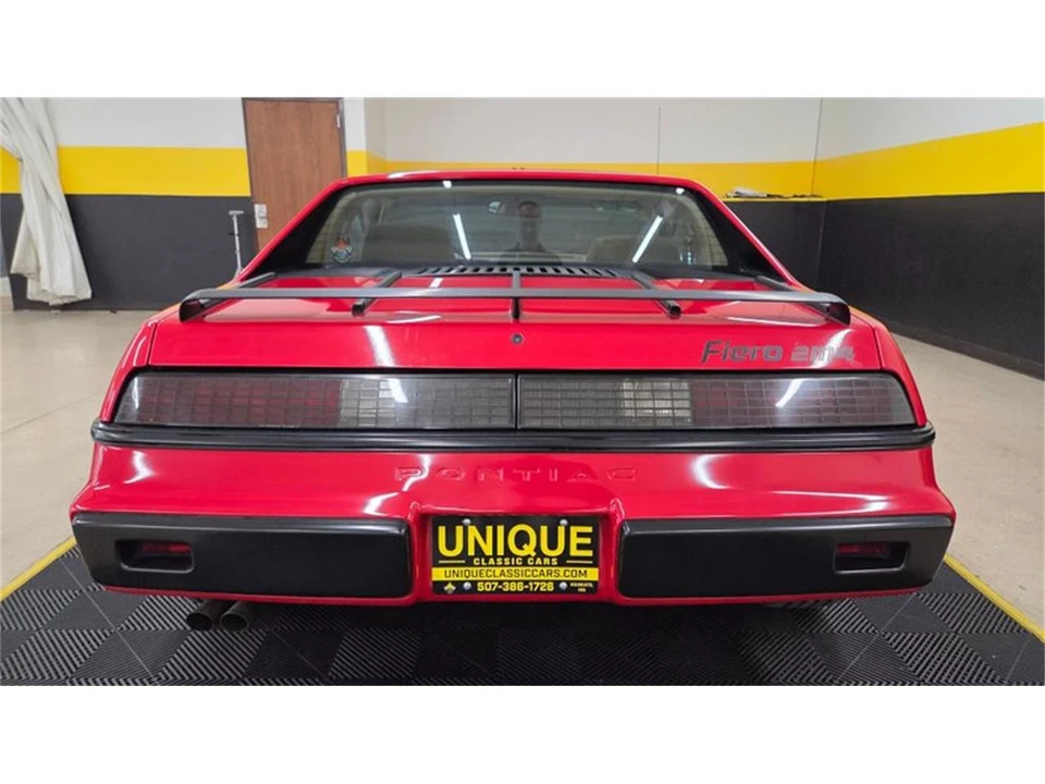 1984 Pontiac Fiero - Image 5 of 31