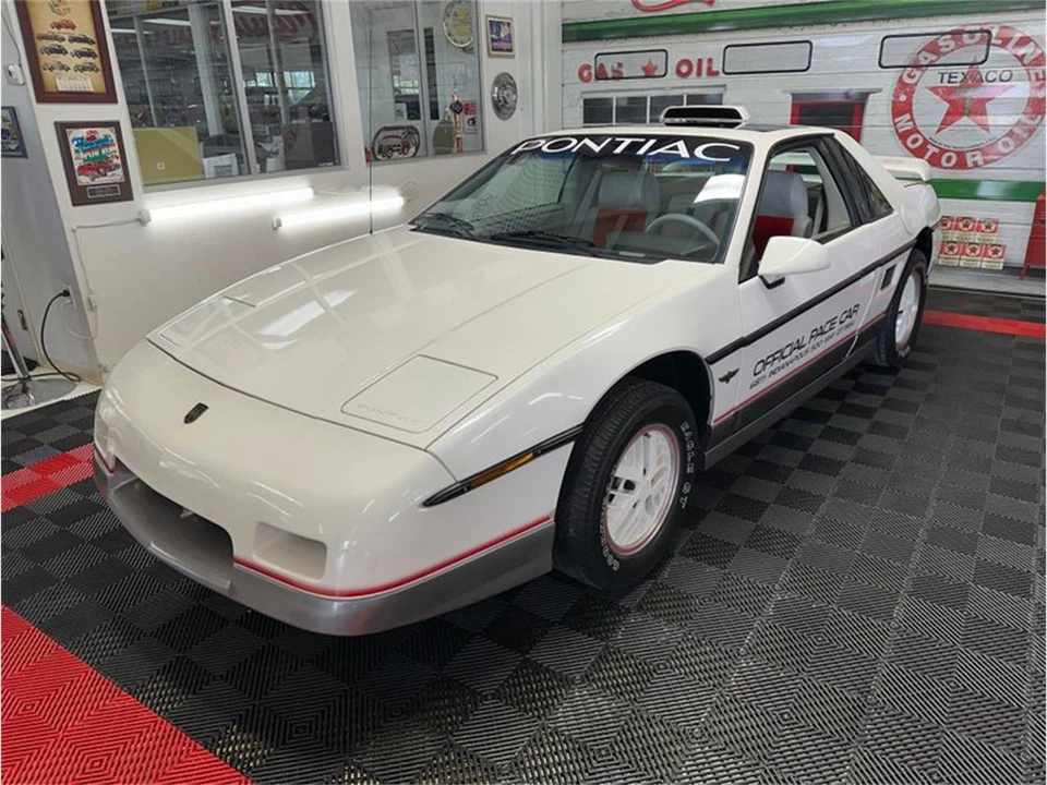 1984 Pontiac Fiero - Image 4 of 31