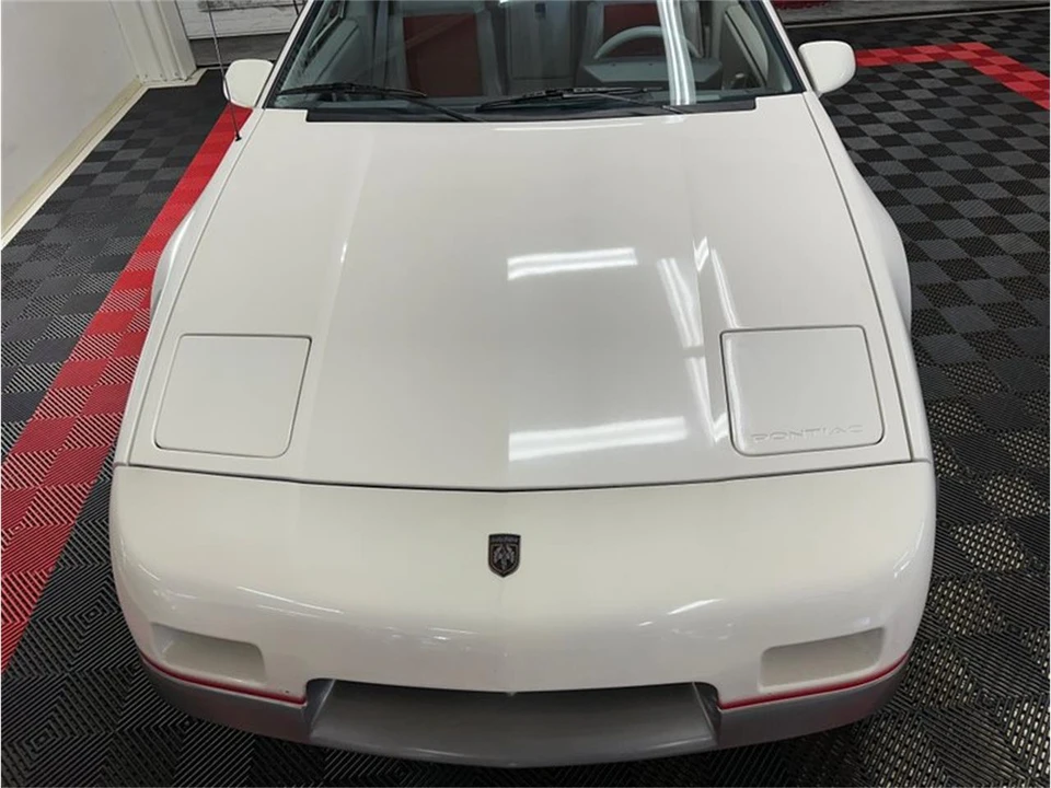 1984 Pontiac Fiero - Image 16 of 31